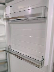 карманы на дверце