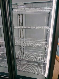 10 регулируемых по высоте полок