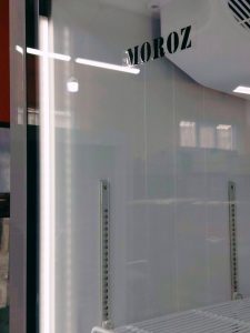 Яркая LED-подсветка, встроенная в дверь