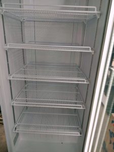 5 регулируемых полок